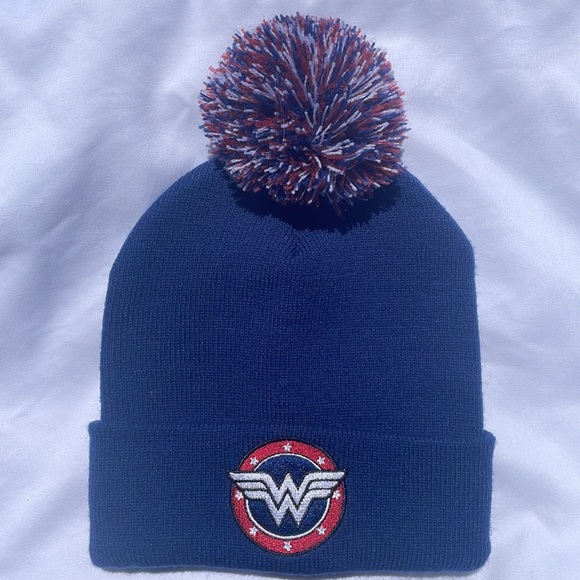 DC WONDER WOMAN POM POM BEANIE - Picture 2 of 9